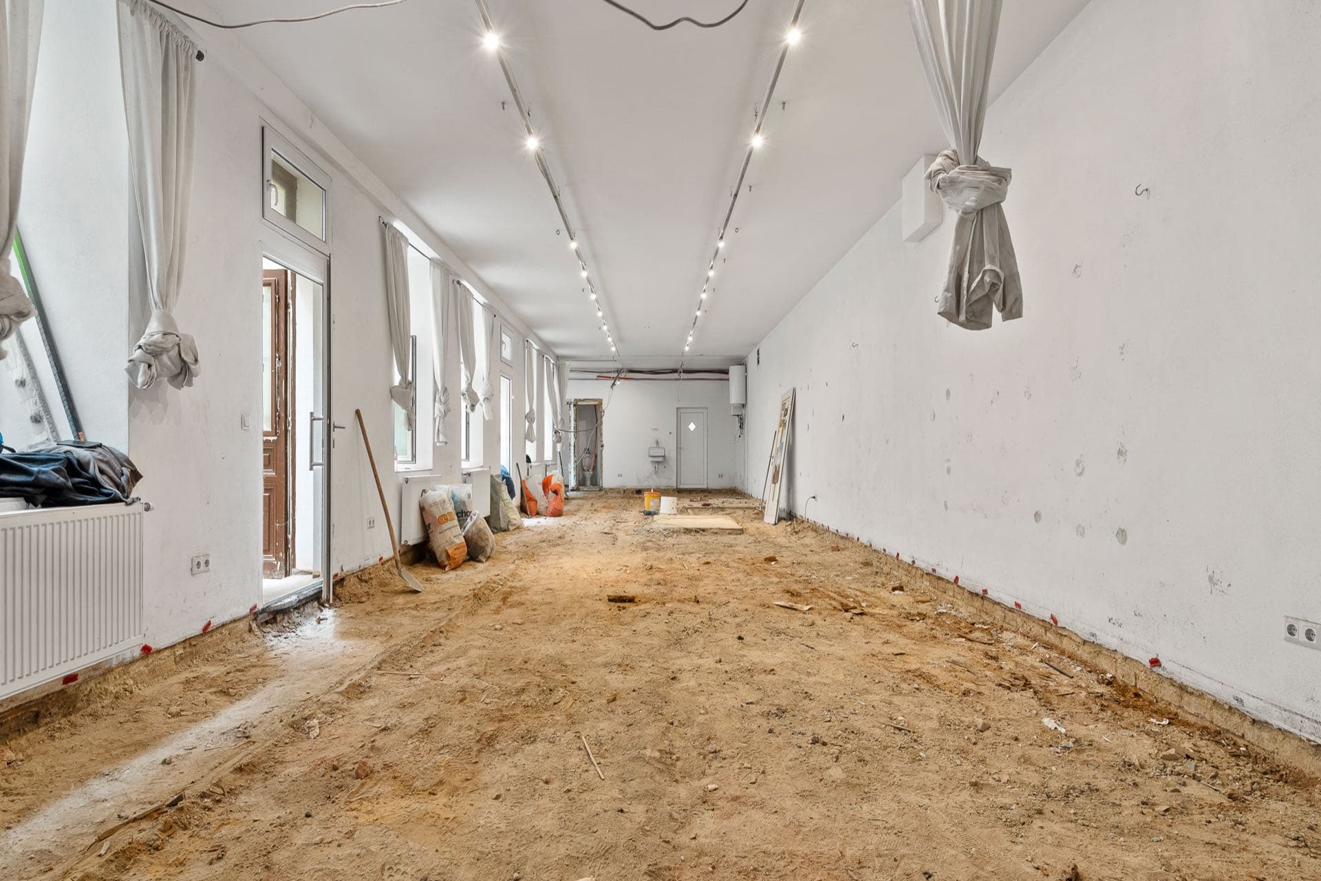 Schwarzspanierstraße 15 · Before