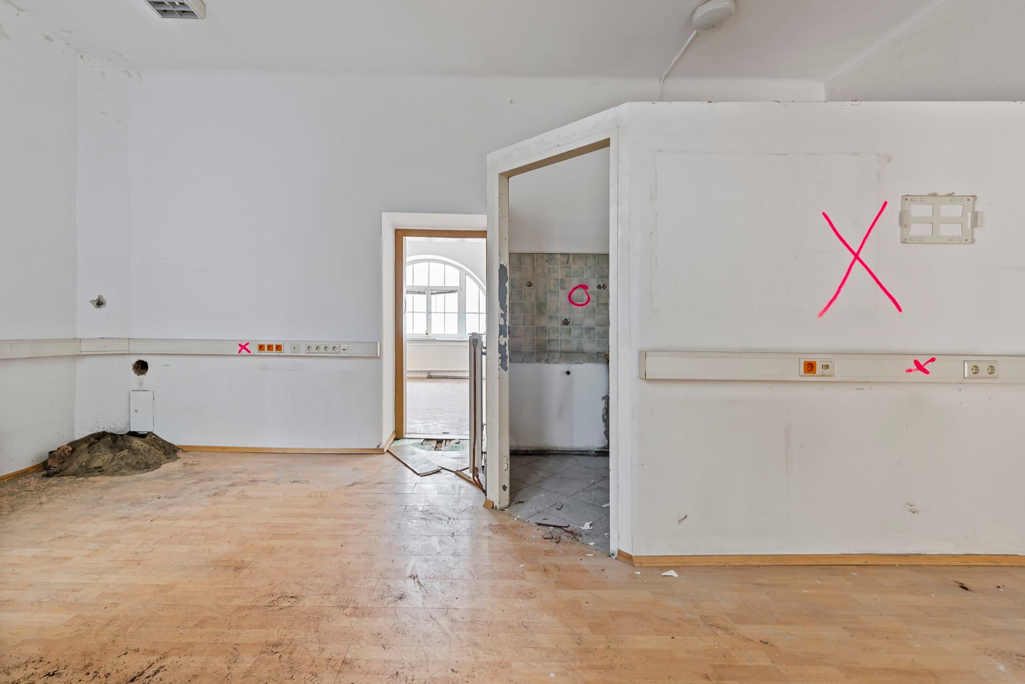 Lehrbachgasse 4 · Vor den Arbeiten